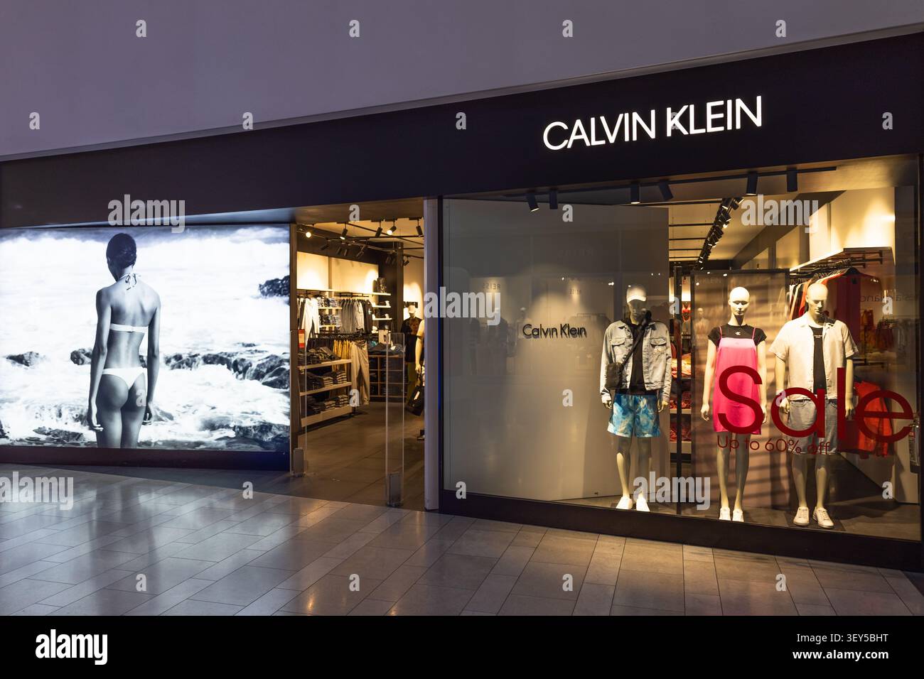 Ingresso al negozio Calvin Klein. Londra, Regno Unito, 29 giugno 2023 Foto Stock