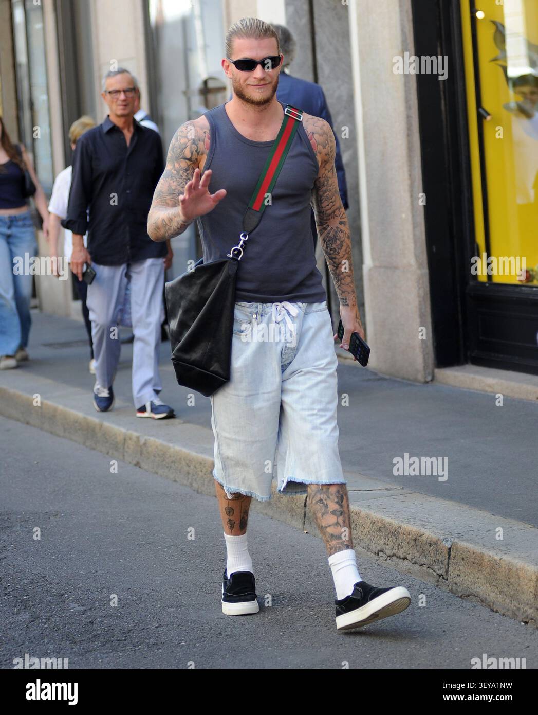 IPA86310517 - Milano-foto di Mimmo Carriero-Loris Karius, marito e portiere di Diletta Leotta per lo Schalke 04, recentemente promosso in Bundesliga, si sta godendo gli ultimi giorni della sua vacanza prima del training camp della squadra- Foto Stock
