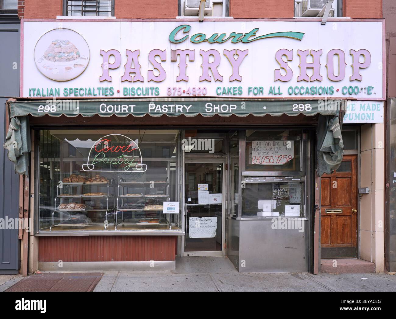 New York City, pasticceria locale in vecchio stile Foto Stock