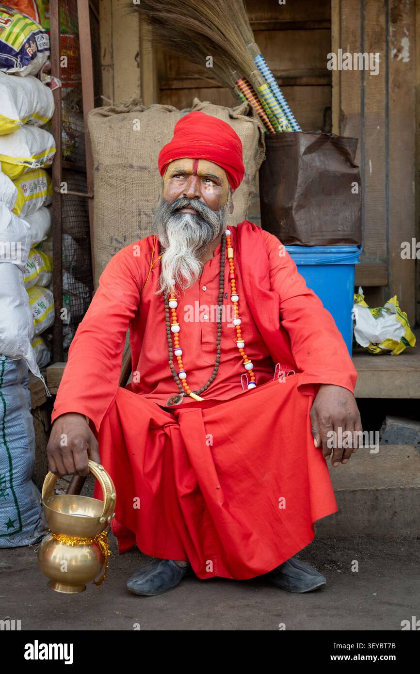 Un uomo santo indù (Sadhu) a Jaisalmer, Rajasthan, India Foto Stock