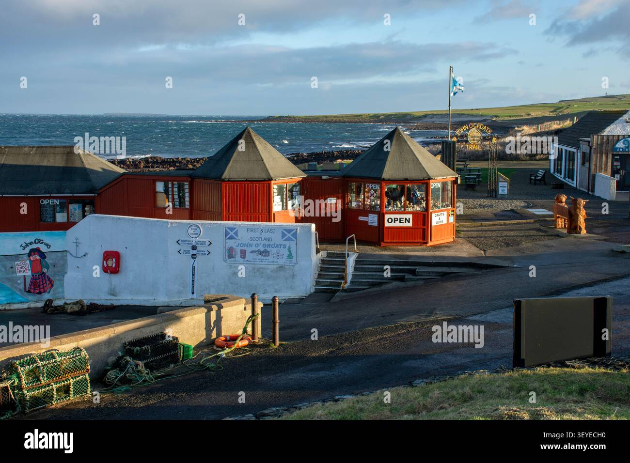 Il "primo e ultimo" negozio di articoli da regalo e cartelli presso John o Groats, Caithness, Scozia, Regno Unito Foto Stock
