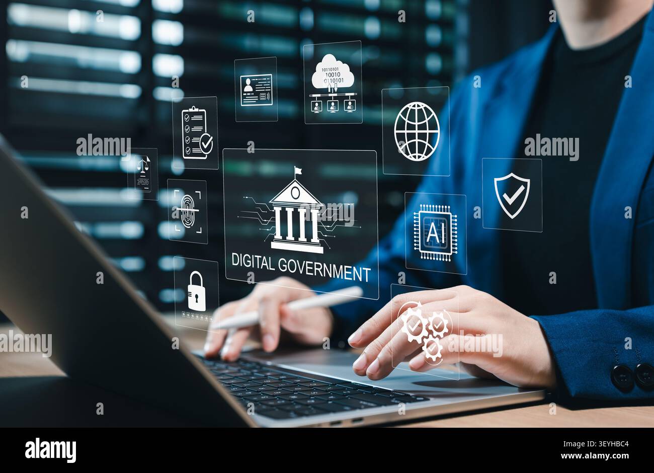 Concetto di tecnologia governativa digitale e gestione sicura dei servizi pubblici. Verifica dell'identità online, dati cloud, amministrazione IA, legale Foto Stock