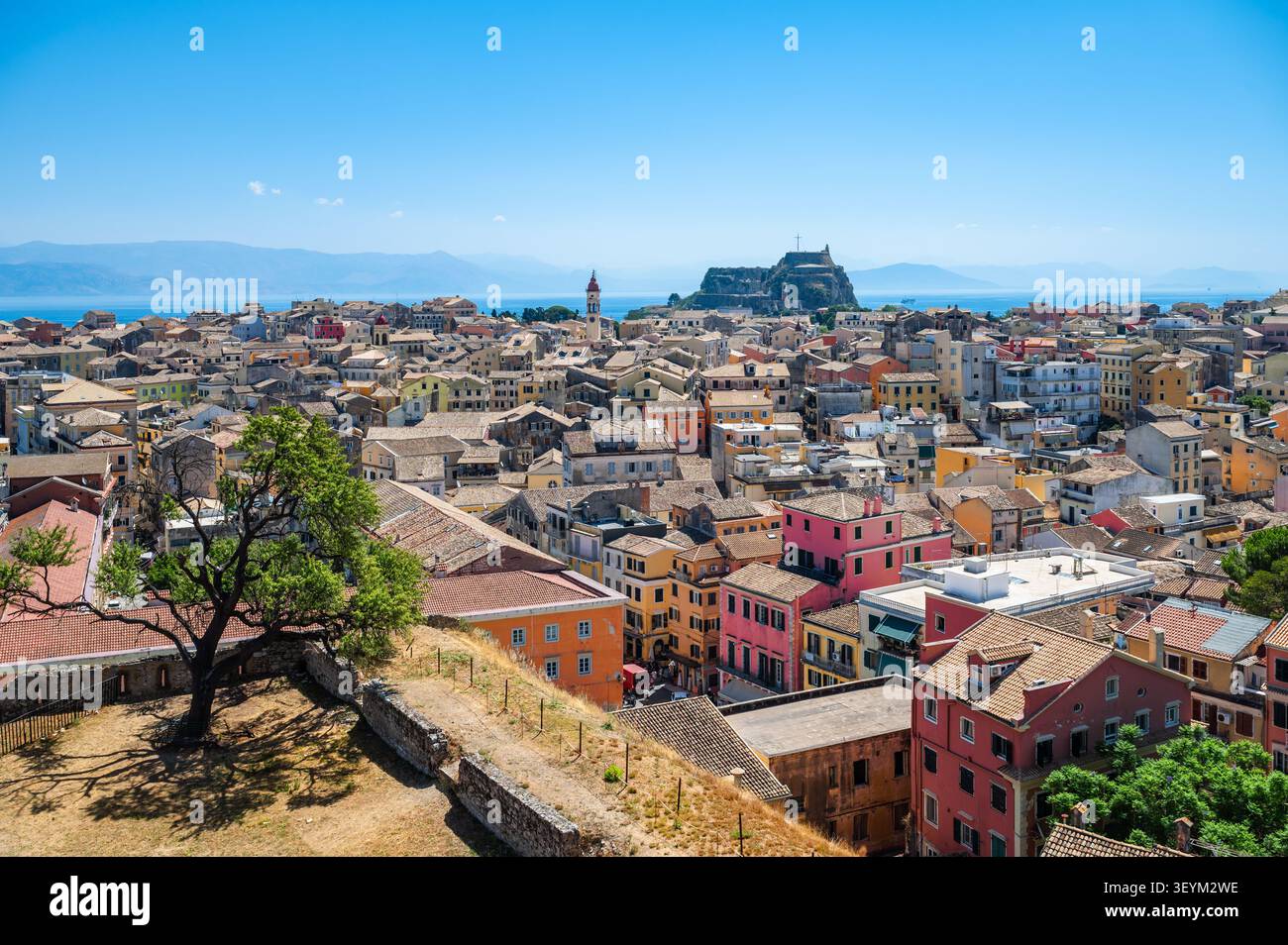 Vista panoramica della città vecchia di Corfù dalla nuova Fortezza. Foto Stock