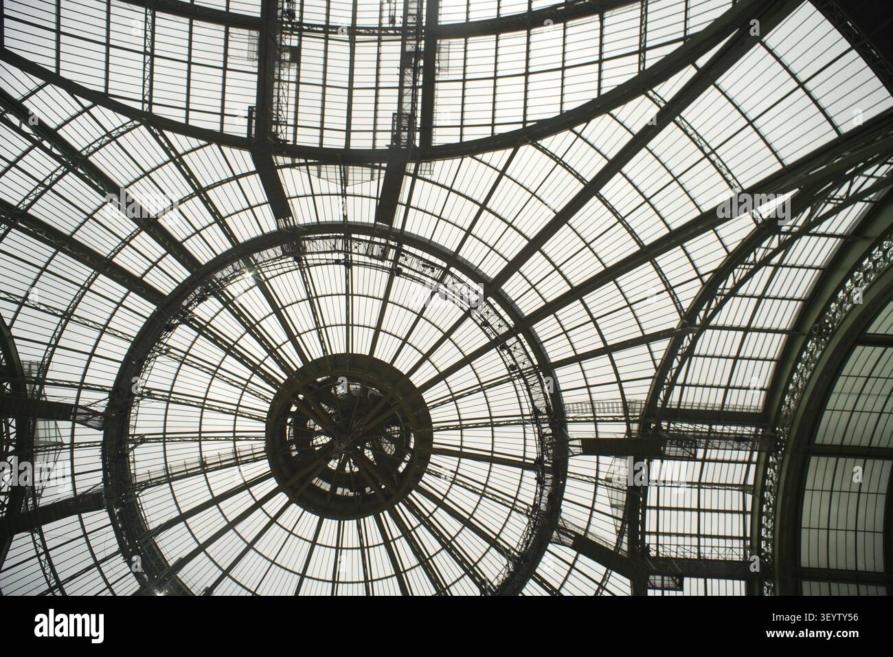 Ristorante un plafond en verre d'un in Francia Foto Stock