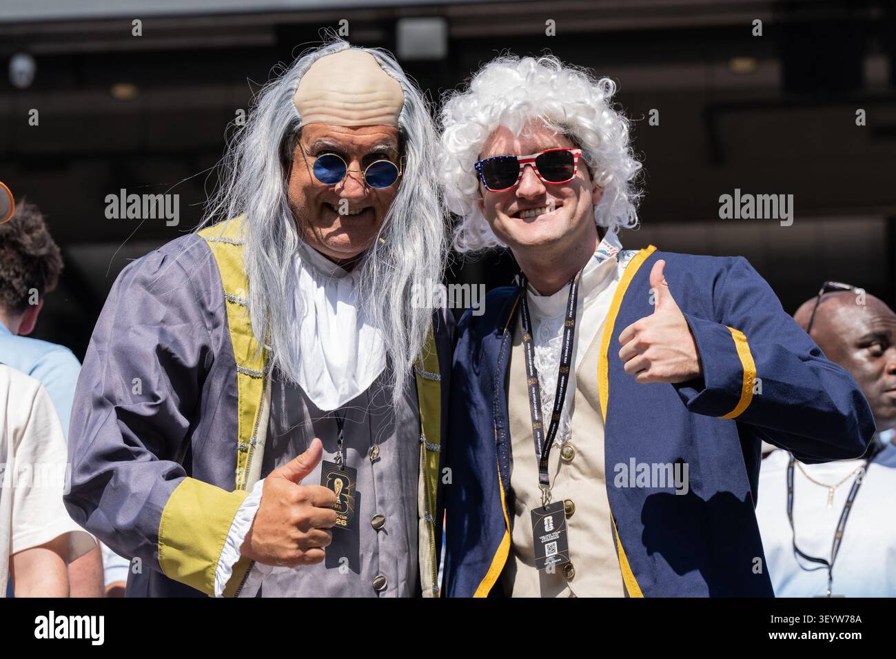 Philadelphia, Stati Uniti. 4 luglio 2026. I tifosi vestiti partecipano al round di 16 partite tra Francia e Paraguay durante la Coppa del mondo FIFA 2026 al Philadelphia Stadium di Philadelphia, Pennsylvania, USA, il 4 luglio 2026. (Foto di Lev Radin/Sipa USA) credito: SIPA USA/Alamy Live News Foto Stock