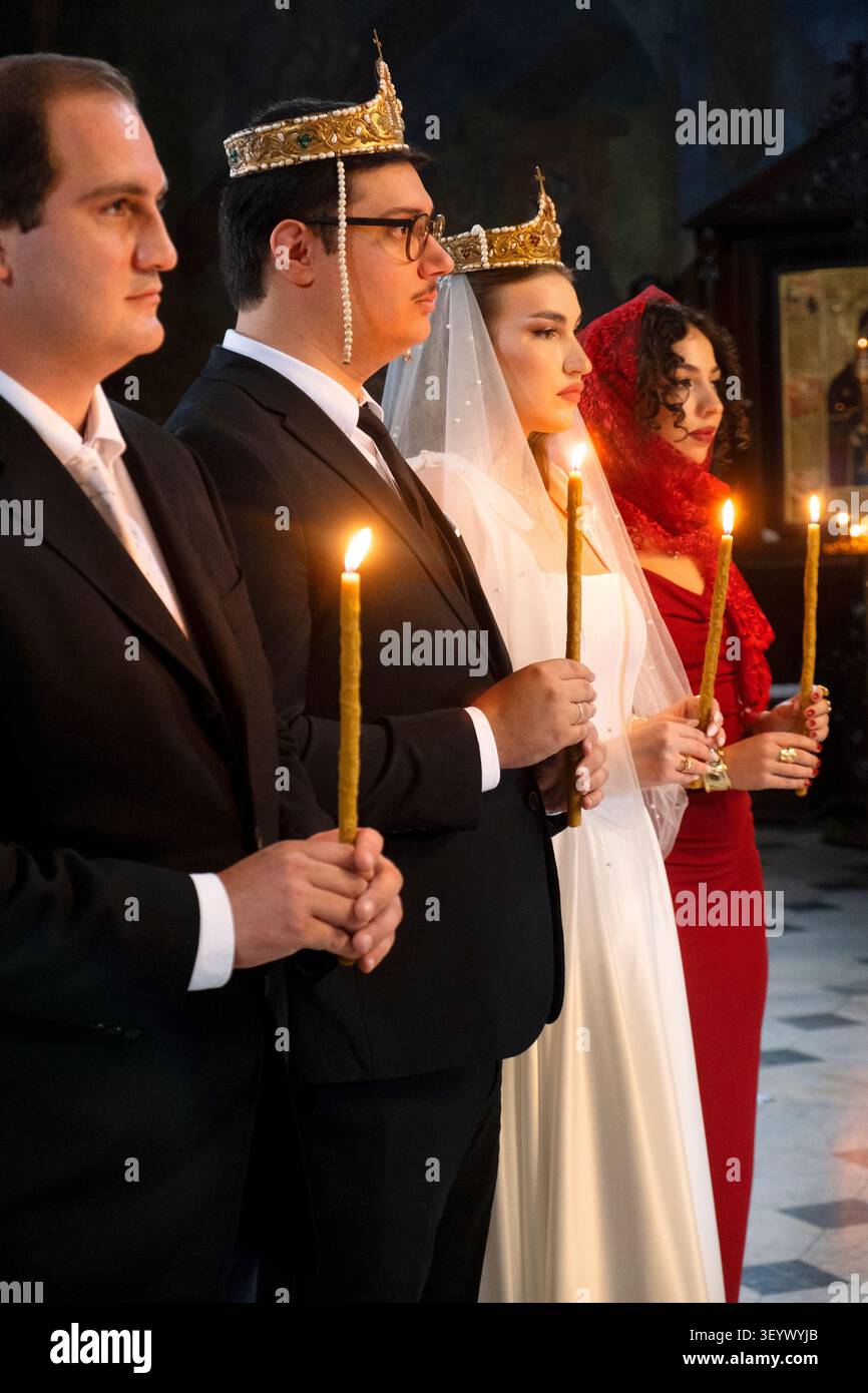 Un matrimonio tradizionale georgiano, cattedrale Sioni della Dormizione, Tbilisi, Georgia, Caucaso, Eurasia, Europa orientale Foto Stock