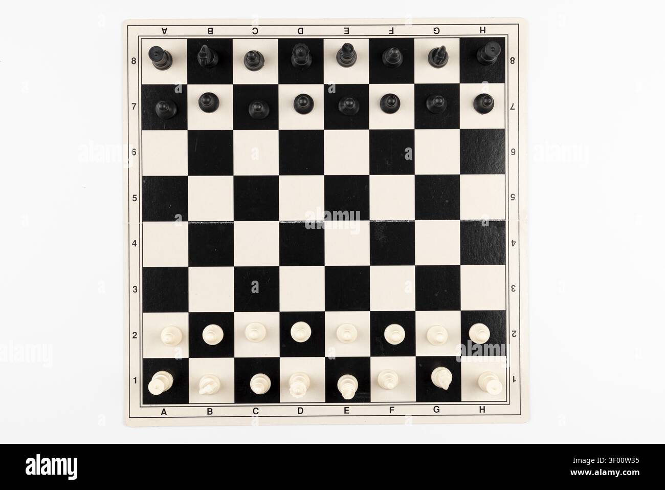 Una scacchiera classica pronta per una partita Foto Stock
