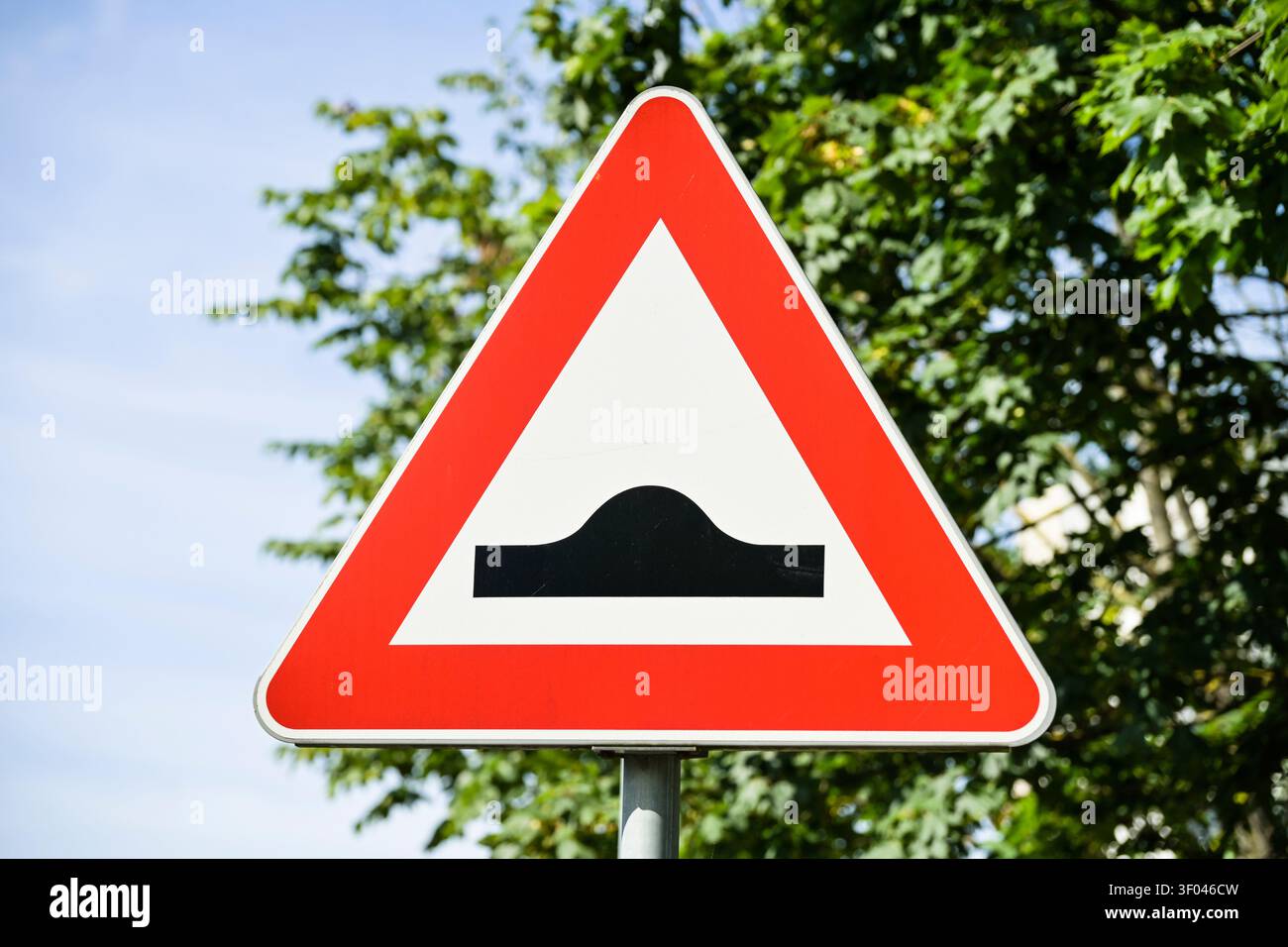 Segnale stradale, bump, Wave, paraurti Foto Stock