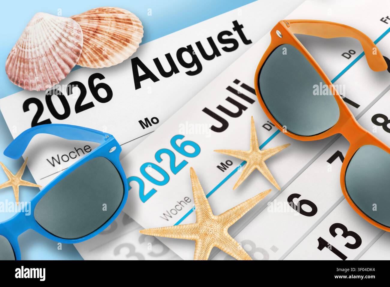 Calendario tedesco 2026 luglio e agosto con decorazioni estive Foto Stock