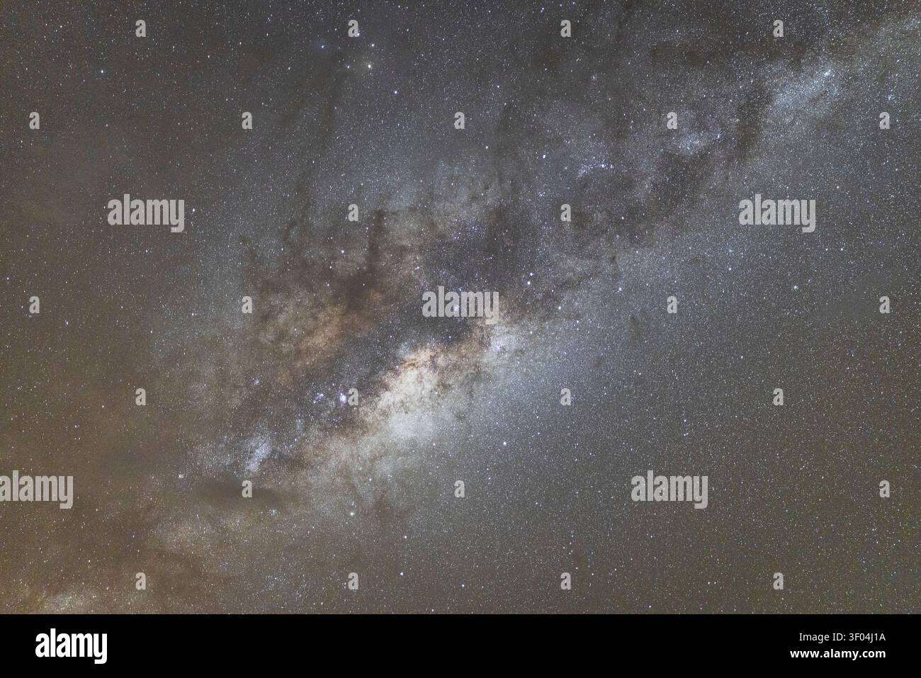 Una vista vibrante e dettagliata della via Lattea Foto Stock