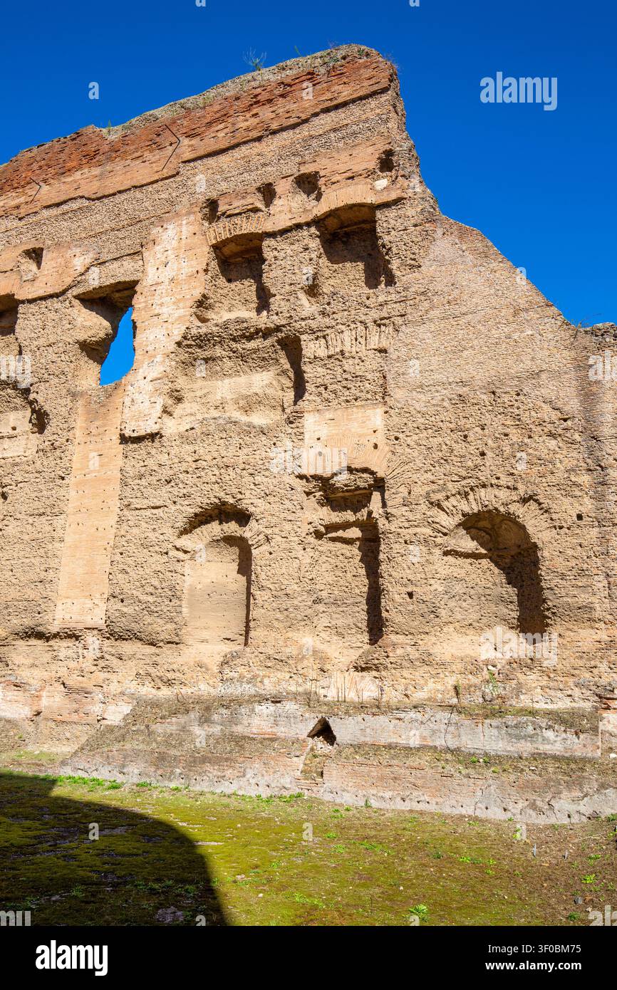Roma, Italia - 8 ottobre 2020: rovine delle Terme di Caracalla del III secolo, antichi bagni pubblici romani, ricchi di mosaici, marmo Foto Stock