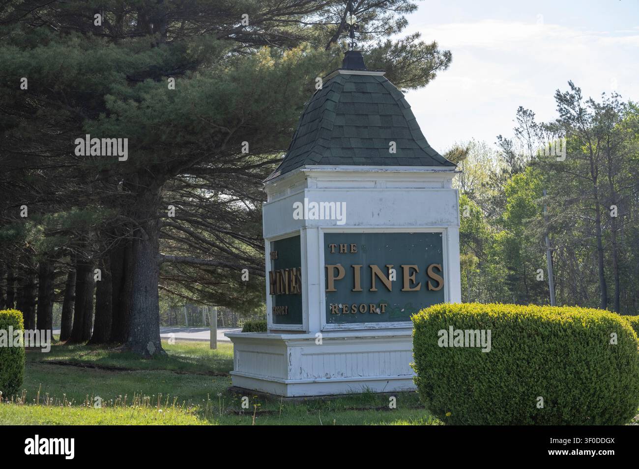 Insegna del Pines Resort al Digby Pines Golf Resort and Spa su Shore Road a Digby, Nuova Scozia, Canada Foto Stock