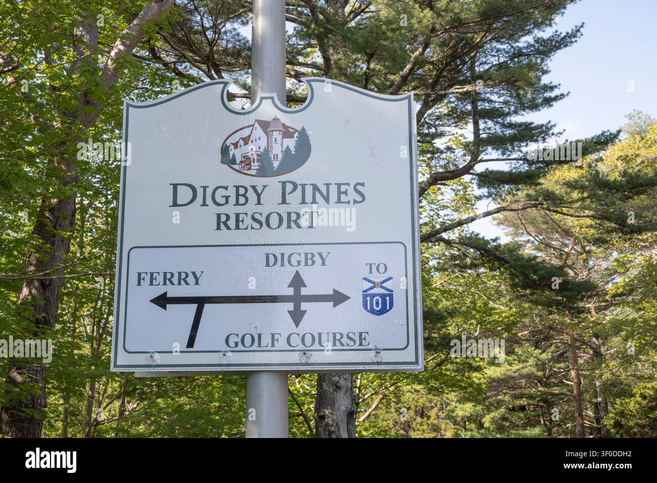 Segnale direzionale del Digby Pines Golf Resort and Spa per il traghetto e il campo da golf su Shore Road a Digby, Nuova Scozia, Canada Foto Stock
