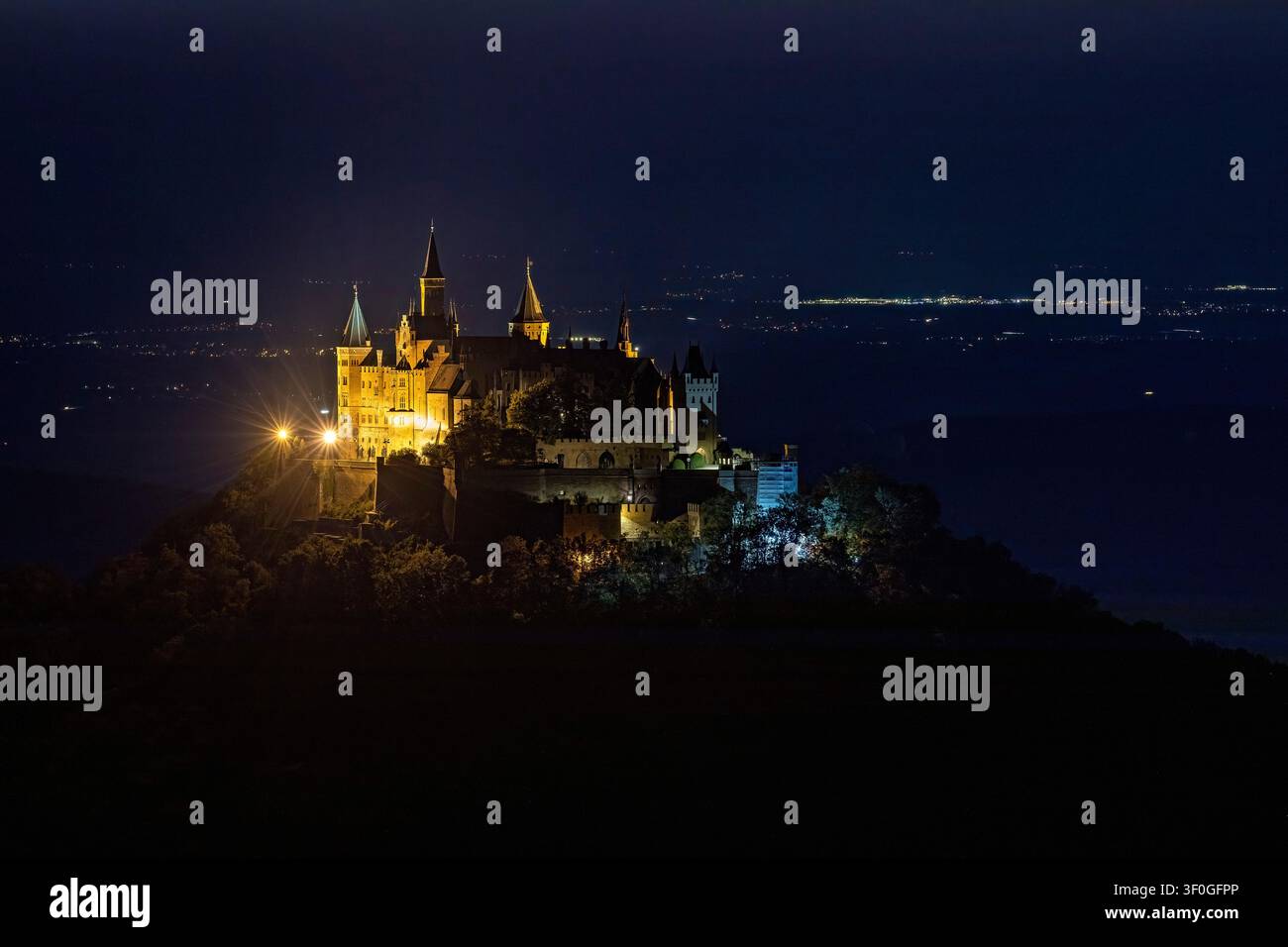Castello di Hohenzollern nella Selva Nera sveva in Baden-Württemberg Foto Stock