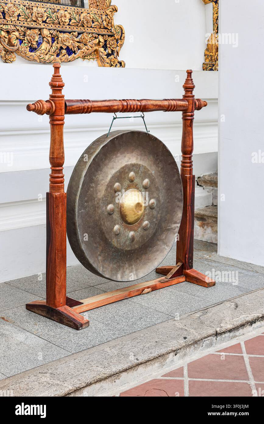 Gong, uno strumento a percussione, è uno strumento musicale tradizionale famoso nel Sud-est asiatico e nell'Est asiatico. Foto Stock