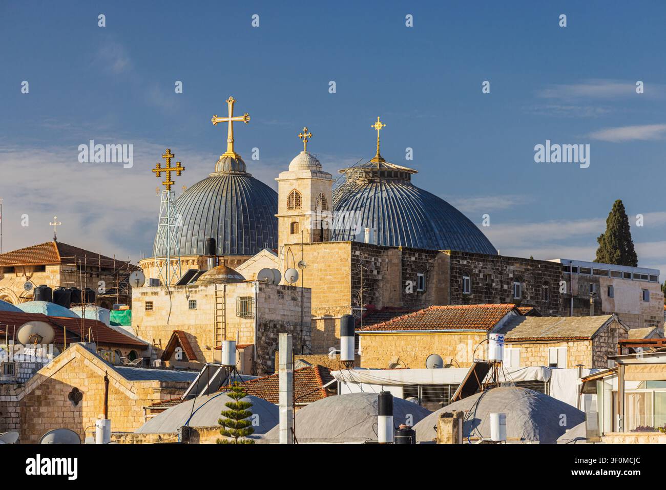 La Chiesa del Santo Sepolcro al tramonto a Gerusalemme, Israele Foto Stock