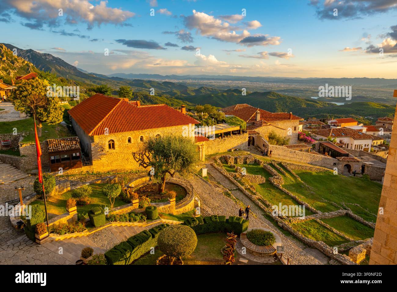 Fortezza del sultano Mehmed il Conquistatore nel terreno del Castello di Kruja, Kruja Albania Foto Stock