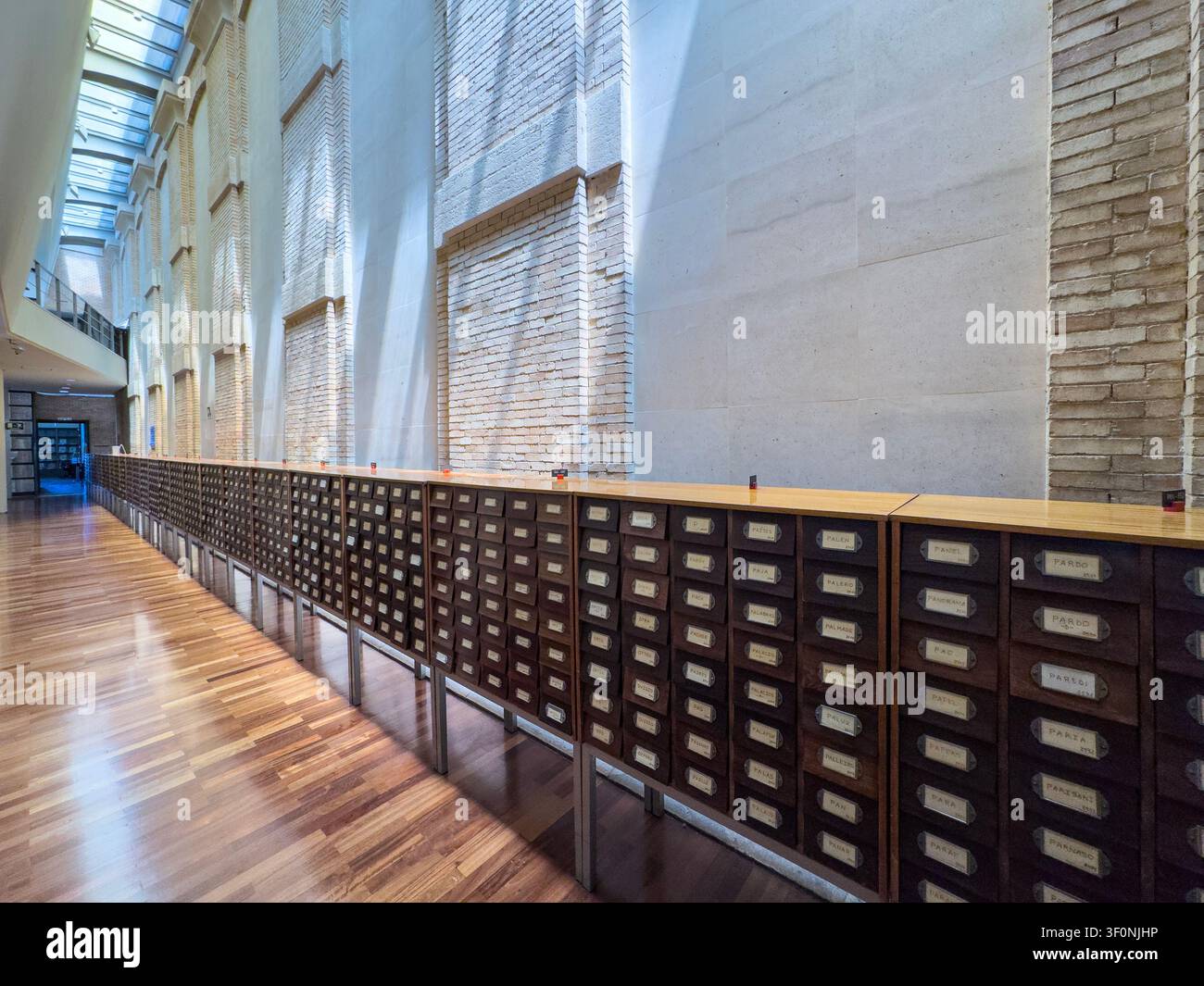 Armadio per schedario della biblioteca, Biblioteca Nacional de España, BNE, interno, Madrid, Spagna Foto Stock