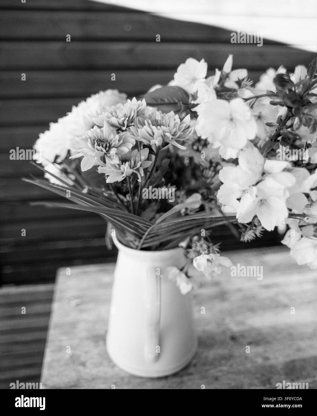 Mazzo di fiori tagliati, Medstead, Alton, Hampshire, Inghilterra. Foto Stock