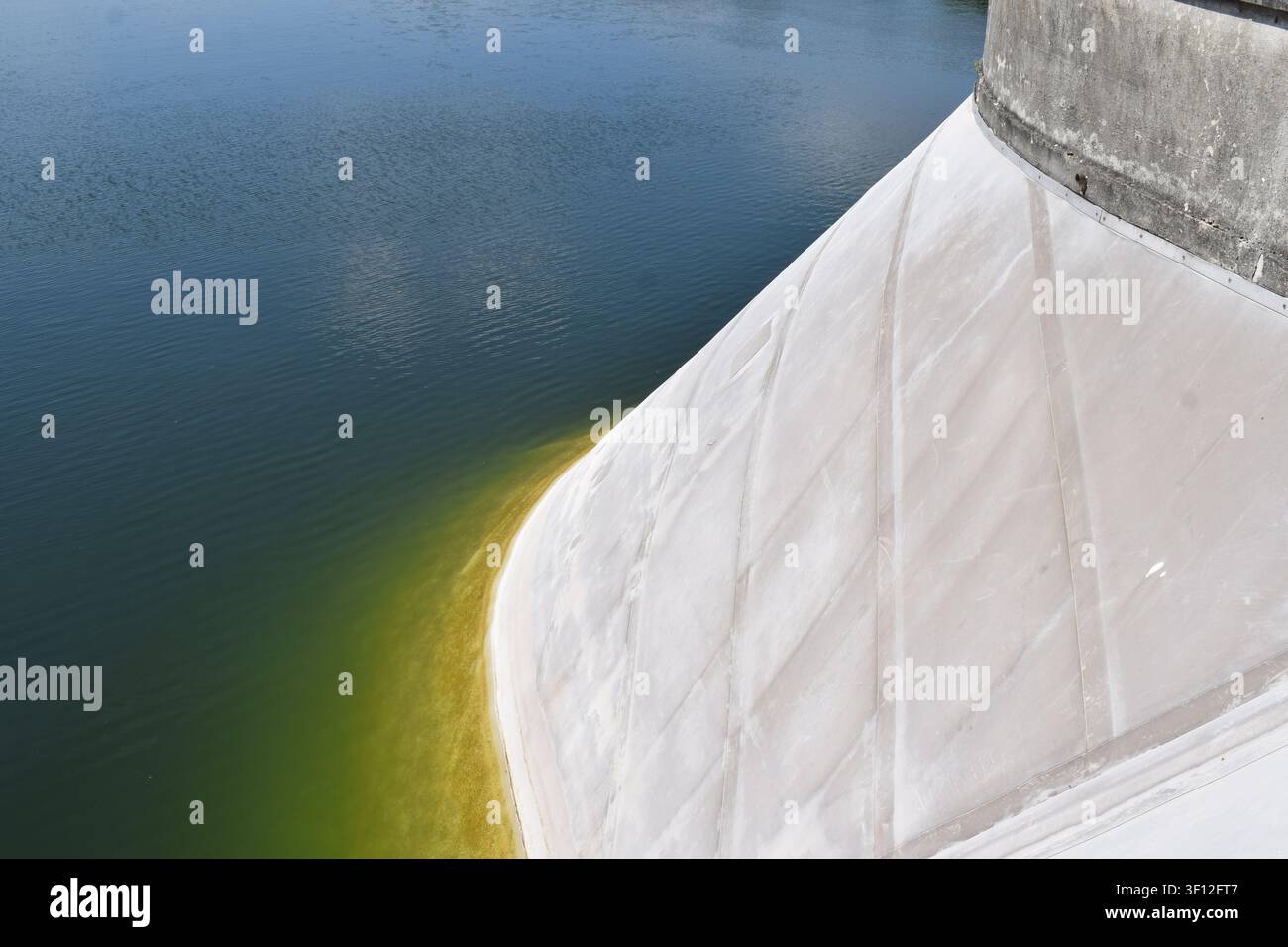Lago artificiale Bütgenbacher See in Belgio Foto Stock
