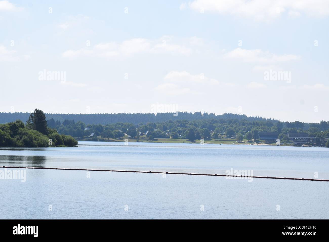 Lago artificiale Bütgenbacher See in Belgio Foto Stock