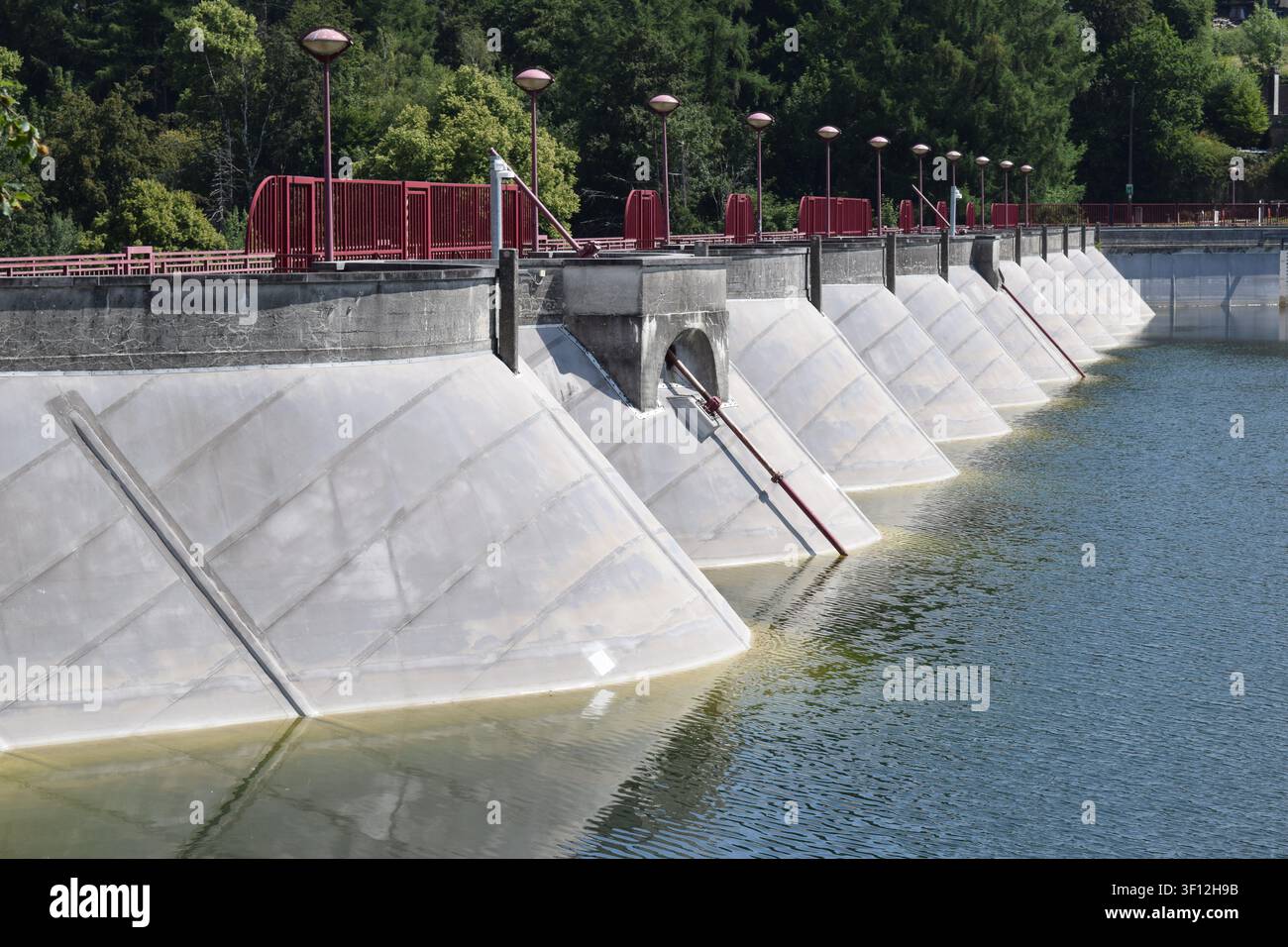 Lago artificiale Bütgenbacher See in Belgio Foto Stock