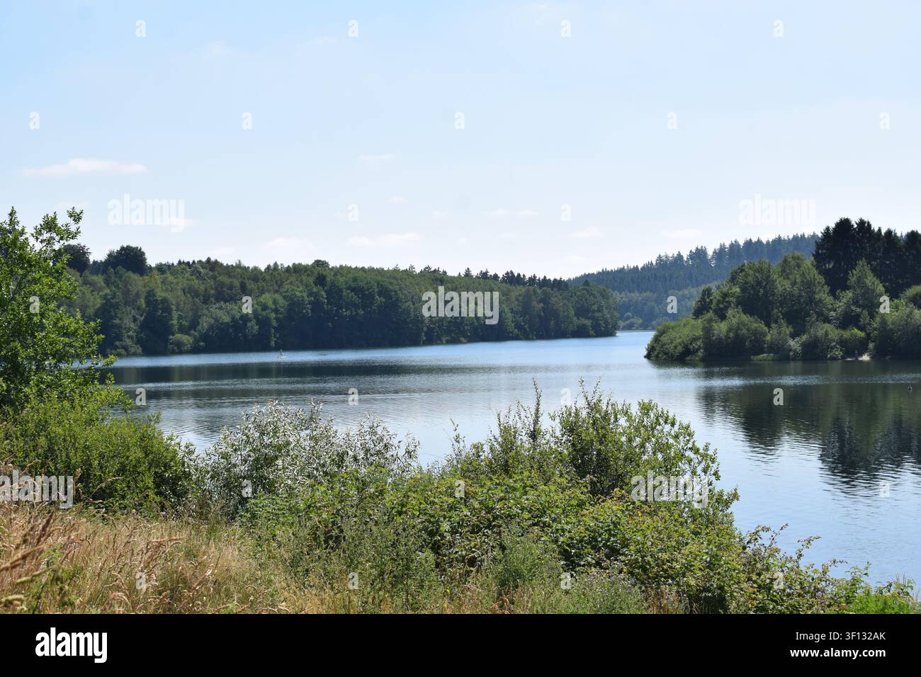 Lago artificiale Bütgenbacher See in Belgio Foto Stock