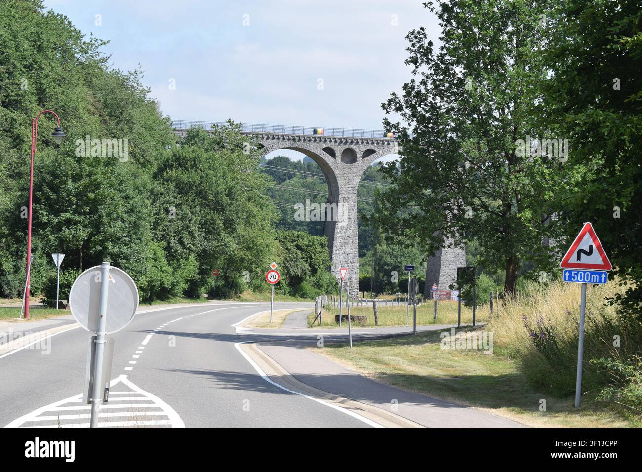 Ponte ad arco in pietra della Vennbahn Foto Stock