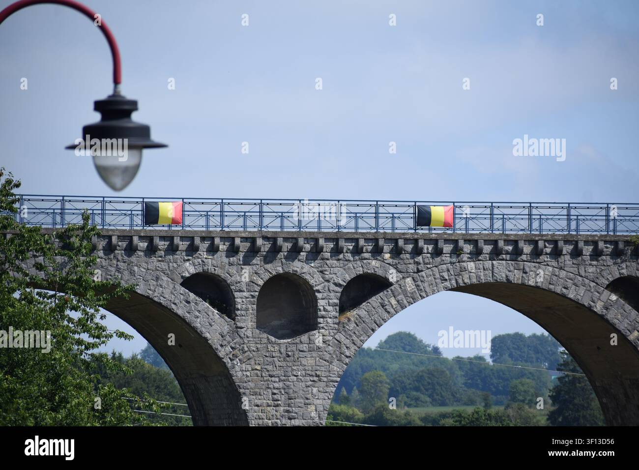 Ponte ad arco in pietra della Vennbahn Foto Stock
