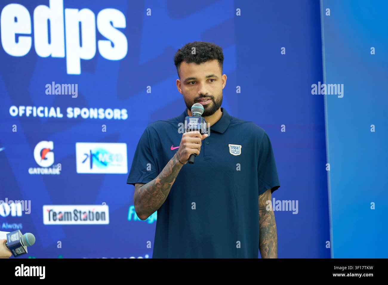 Nuova firma Marcos Santos durante la conferenza stampa ufficiale e l'evento di lancio pubblico del Kitchee SC al MCP Central, Po Lam. Foto Stock