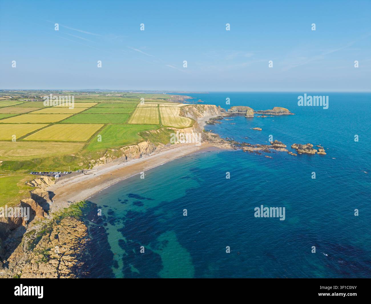 Vista aerea di Kilfarrasy Beach nella contea di Waterford, Irlanda Foto Stock