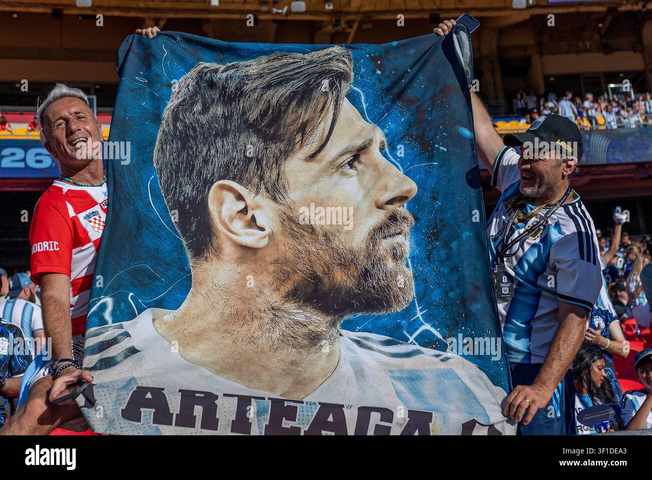 KANSAS CITY, TEXAS - 11 GIUGNO: Fan durante la partita degli ottavi di finale della Coppa del Mondo FIFA 2026 tra Argentina e Svizzera al Kansas Stadium l'11 luglio 202 Foto Stock
