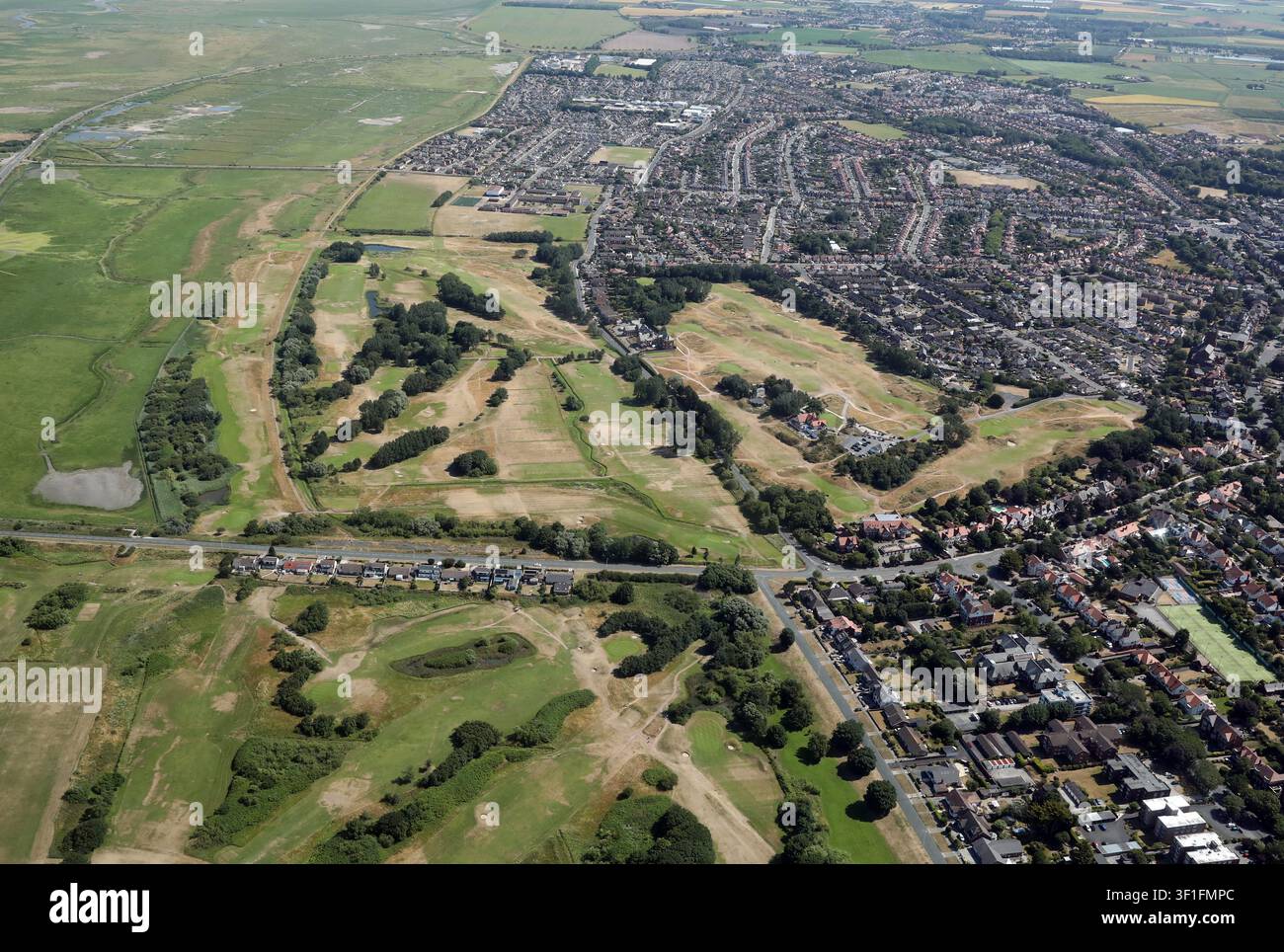 Veduta aerea dai Southport Golf Links che guarda a nord-est verso l'Hesketh Golf Club & Park Golf Club sulla costa del Lancashire Foto Stock