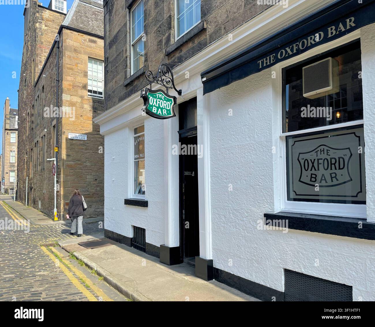 Il bar Oxford, il pub preferito dell'ispettore John Rebus, Young Street, Edimburgo, Scozia - Immagine stock catturata con smartphone