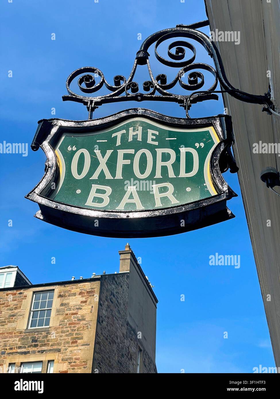Il bar Oxford, il pub preferito dell'ispettore John Rebus, Young Street, Edimburgo, Scozia Foto Stock