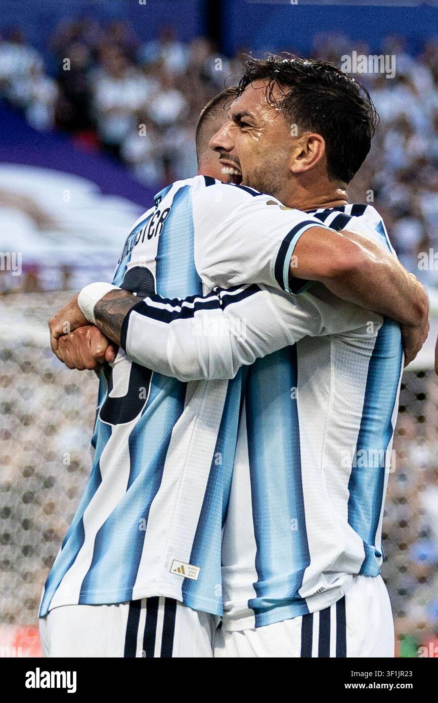 KANSAS, - 11 LUGLIO: Alexis Mac Allister, Leandro Paredes durante la partita degli ottavi di finale della Coppa del Mondo FIFA 2026 tra Argentina e Svizzera a Kansas St Foto Stock