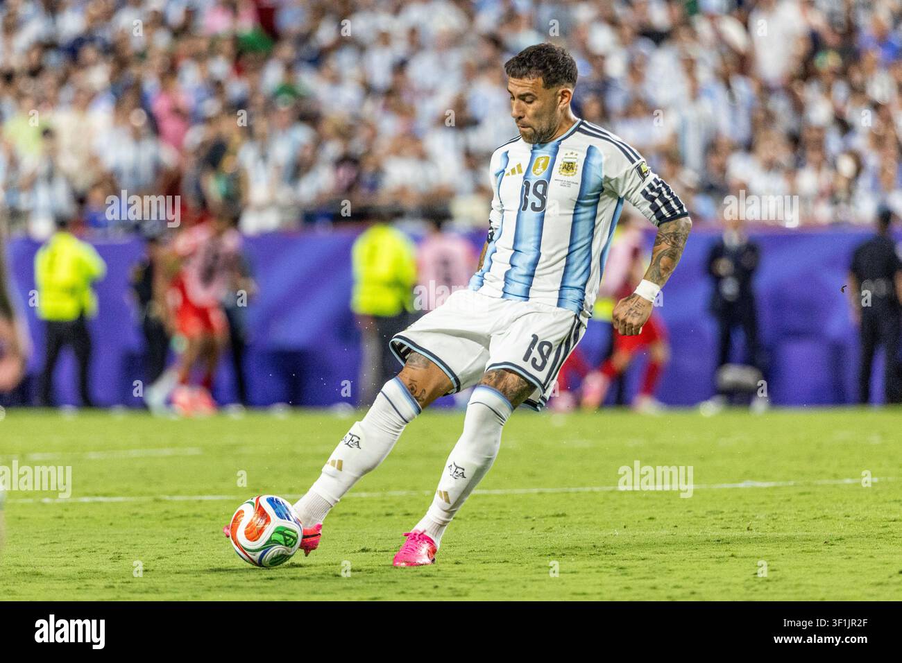 KANSAS, - 11 LUGLIO: Leandro Paredes durante la partita degli ottavi di finale della Coppa del Mondo FIFA 2026 tra Argentina e Svizzera al Kansas Stadium l'11 luglio 202 Foto Stock