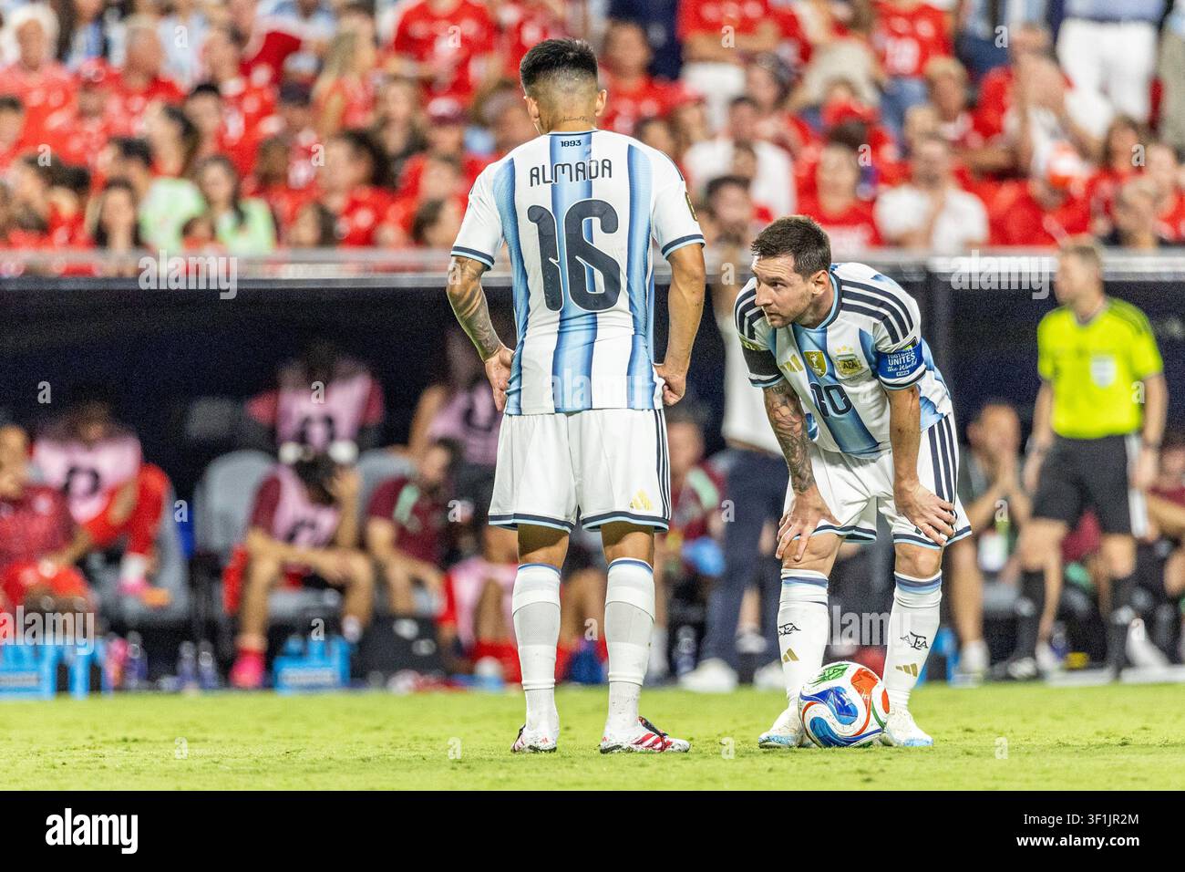 KANSAS, - 11 LUGLIO: Thiago Almada, Lionel Messi durante la partita degli ottavi di finale della Coppa del Mondo FIFA 2026 tra Argentina e Svizzera allo stadio di Kansas il Foto Stock