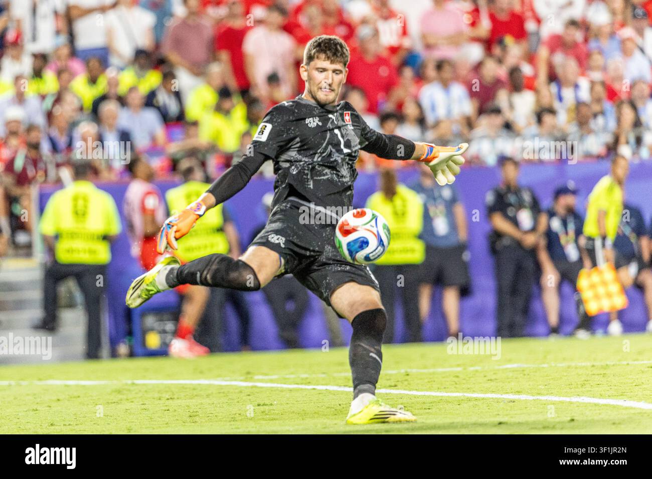 KANSAS, - 11 LUGLIO: Gregor Kobel durante la partita degli ottavi di finale della Coppa del Mondo FIFA 2026 tra Argentina e Svizzera allo stadio di Kansas l'11 luglio 2026 i Foto Stock