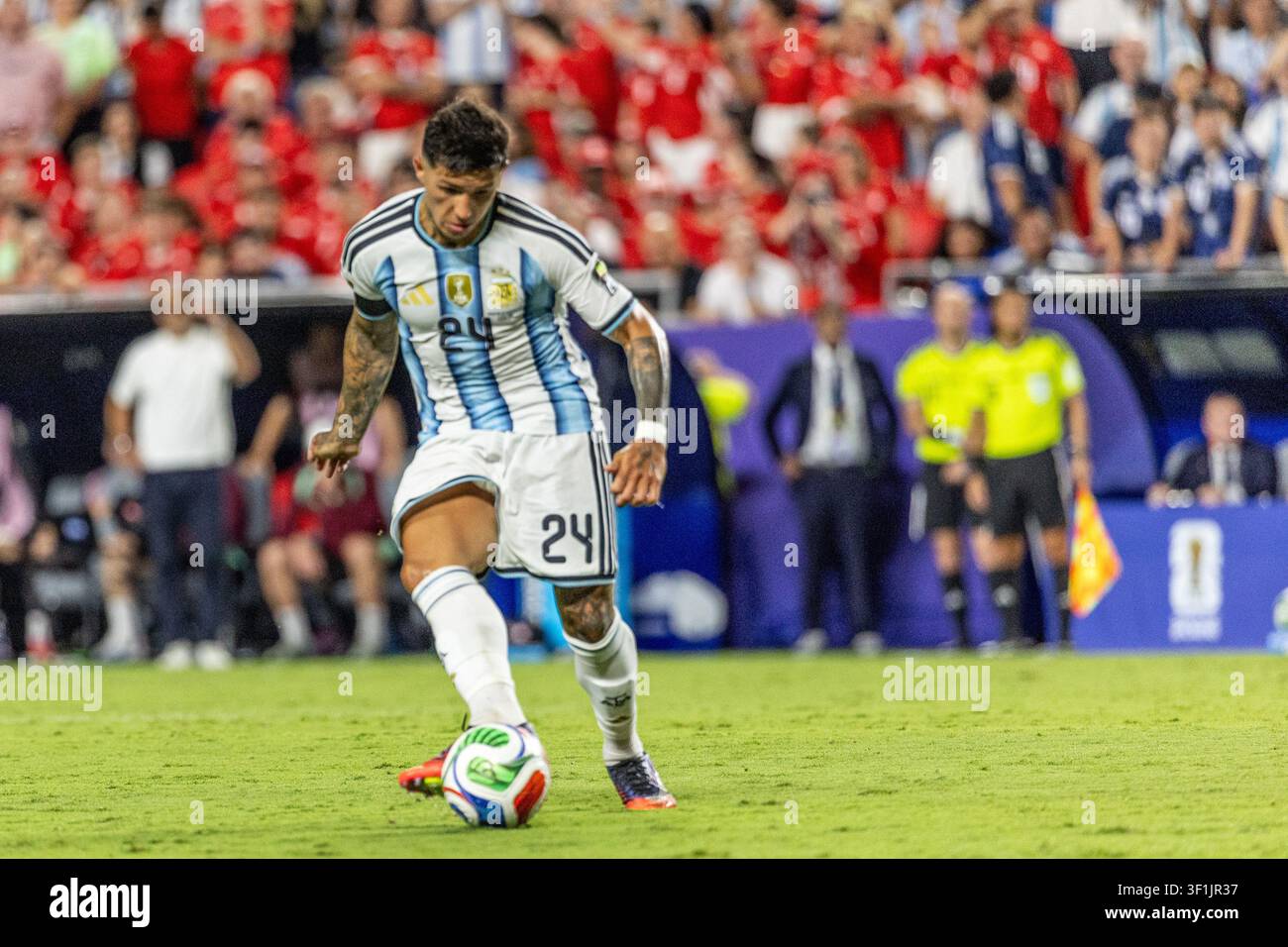 KANSAS, - 11 LUGLIO: Enzo Fernandez durante la partita degli ottavi di finale della Coppa del Mondo FIFA 2026 tra Argentina e Svizzera allo stadio di Kansas l'11 luglio 2026 Foto Stock