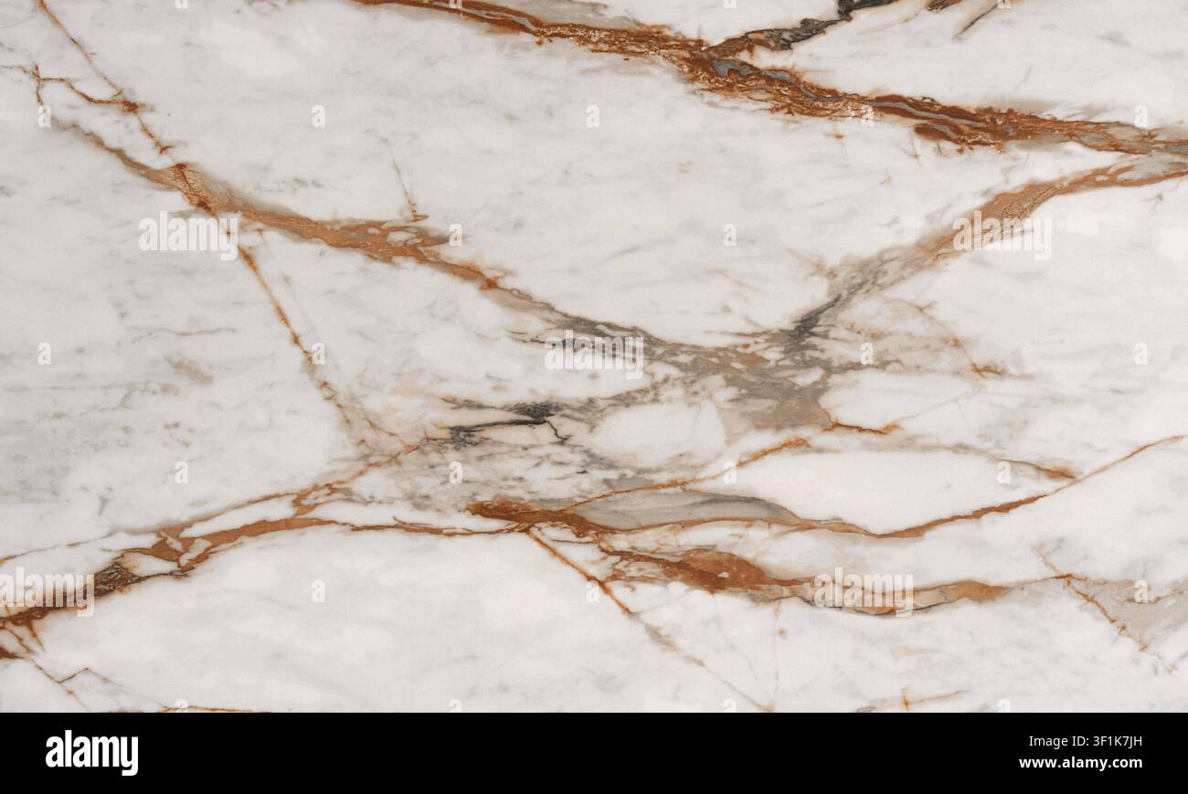 Uno sfondo astratto a formato intero di una lussuosa pietra di marmo bianco con dinamiche venature ruggine rosso-marrone e grigio scuro. Foto Stock