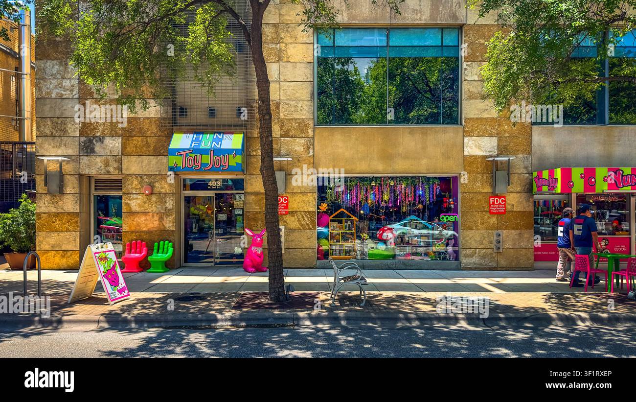 Texas, USA, 29 maggio 2024, Toy Joy, un negozio di giocattoli nel centro di Austin Foto Stock