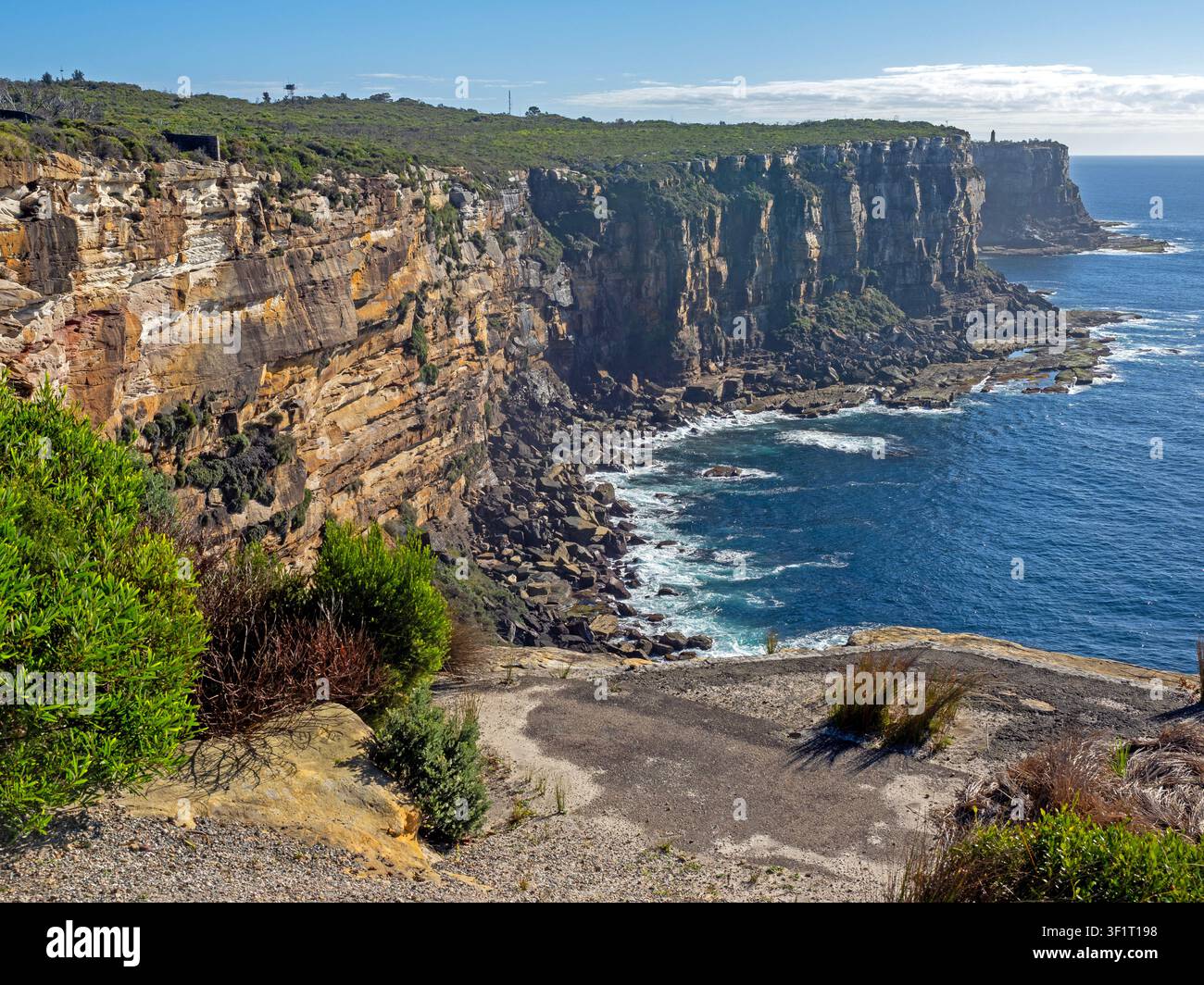 Scogliere lungo North Head del porto di Sydney Foto Stock