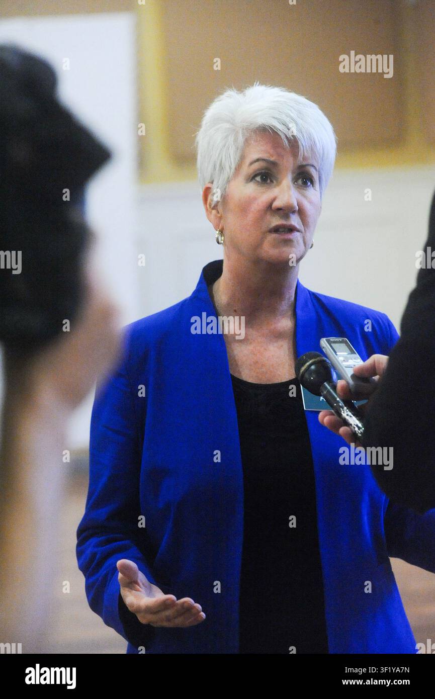 Brigid Shea prima di un forum per candidati, Austin, Texas, 16 aprile 2012. (Foto di John Anderson/The Austin Chronicle) Foto Stock