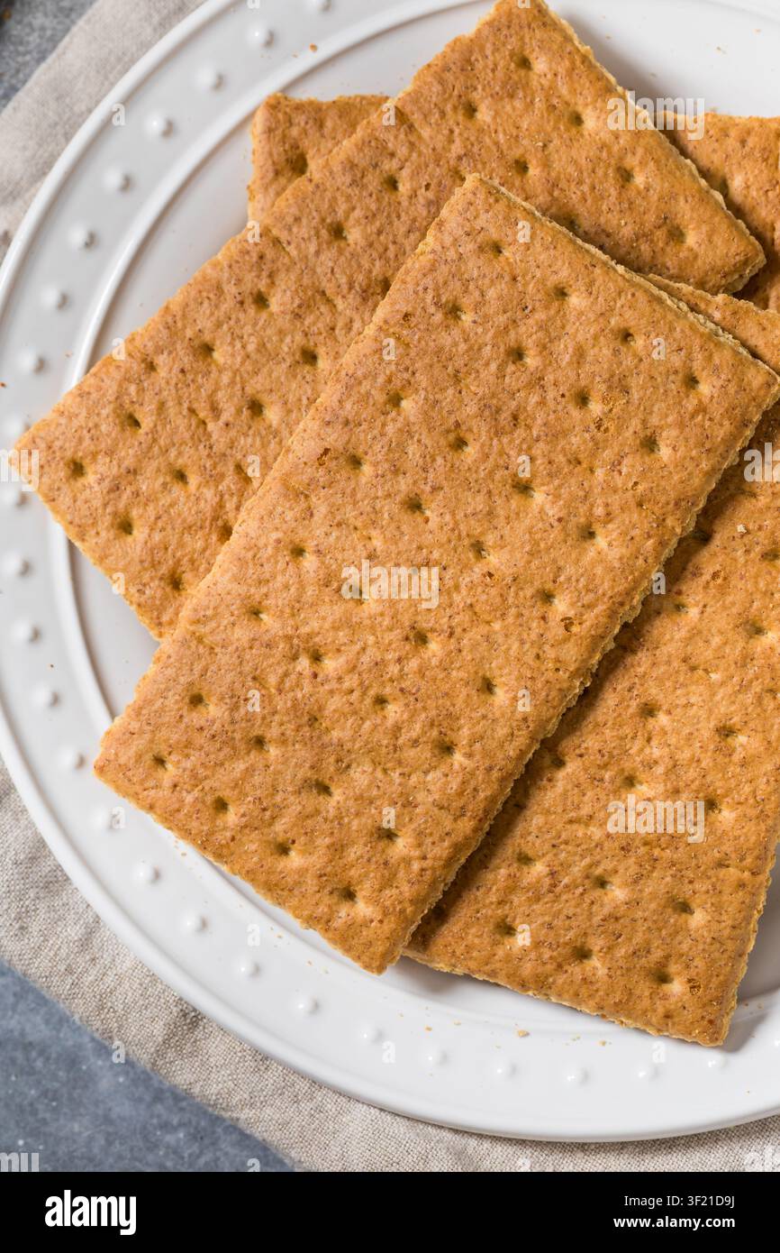 Dolci biscotti Graham croccanti su un piatto per dessert Foto Stock