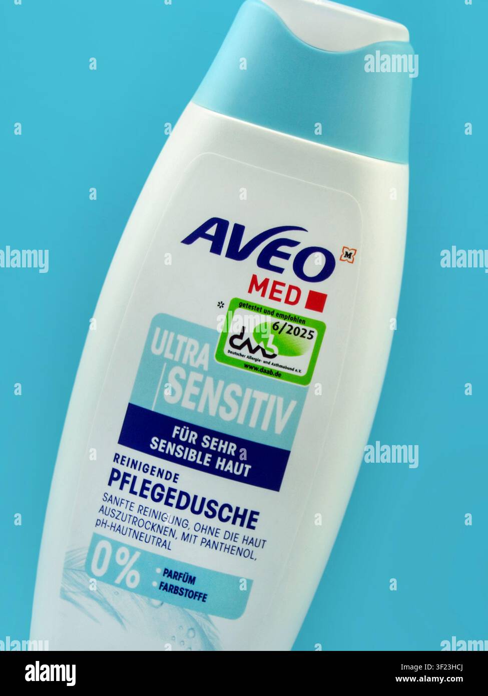 Amburgo, Germania - 25 febbraio 2026: Aveo Med Pflegedusche Ultra Sensitiv gel doccia Foto Stock