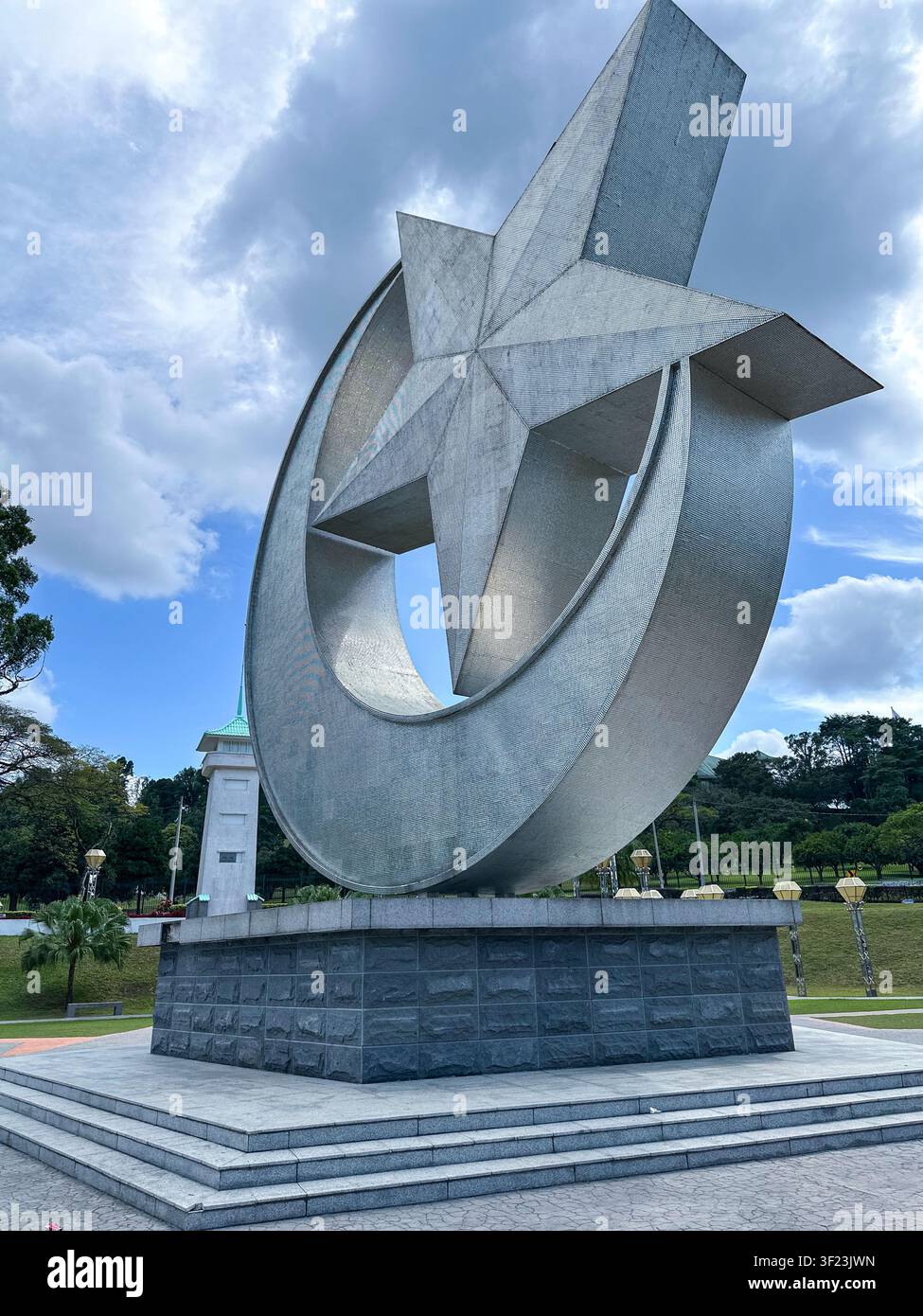 Monumento del centro amministrativo dello stato di Johor a Kota Iskandar, Johor, Malesia. - Immagine stock catturata con smartphone