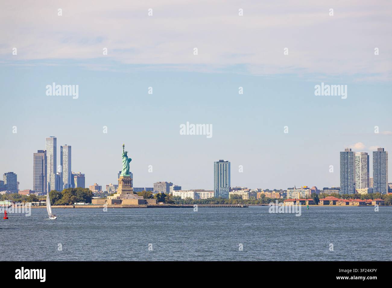 La Statua della libertà nella Baia di Hudson, New York Foto Stock