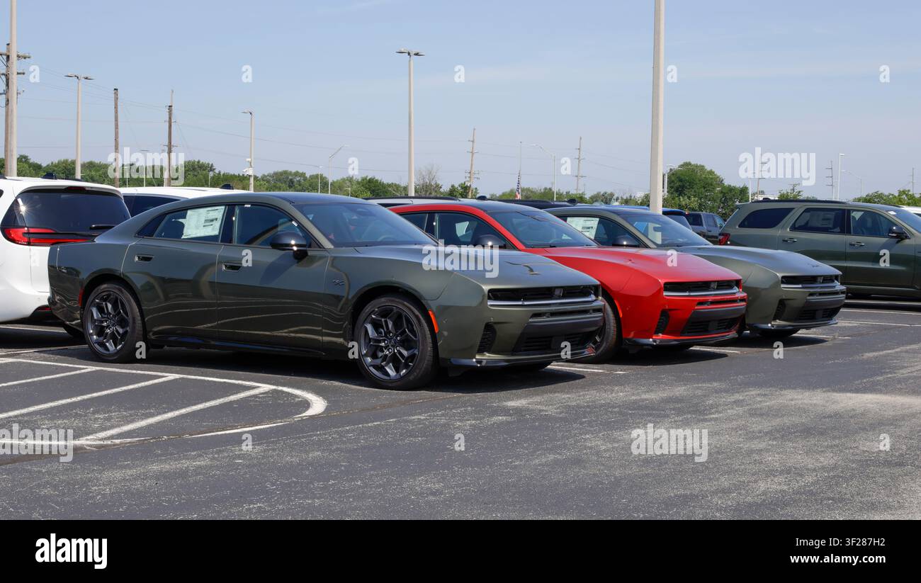 Noblesville - 14 luglio 2026: Esposizione Dodge Charger. Dodge offre il Charger con motore 3,0L SIXPACK SO o 3,0L SIXPACK HO Twin-Turbo a sei cilindri in linea. Foto Stock