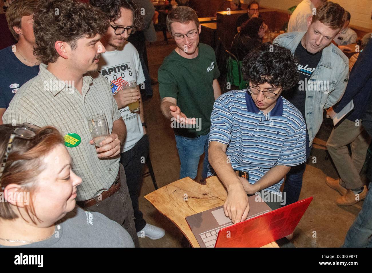 Festa della notte delle elezioni Prop Q al Brewtorium Brewery & Kitchen, Austin, Texas, 4 novembre 2025. (Foto di John Anderson) Foto Stock